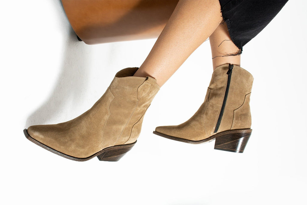 COWBOY BOOTS